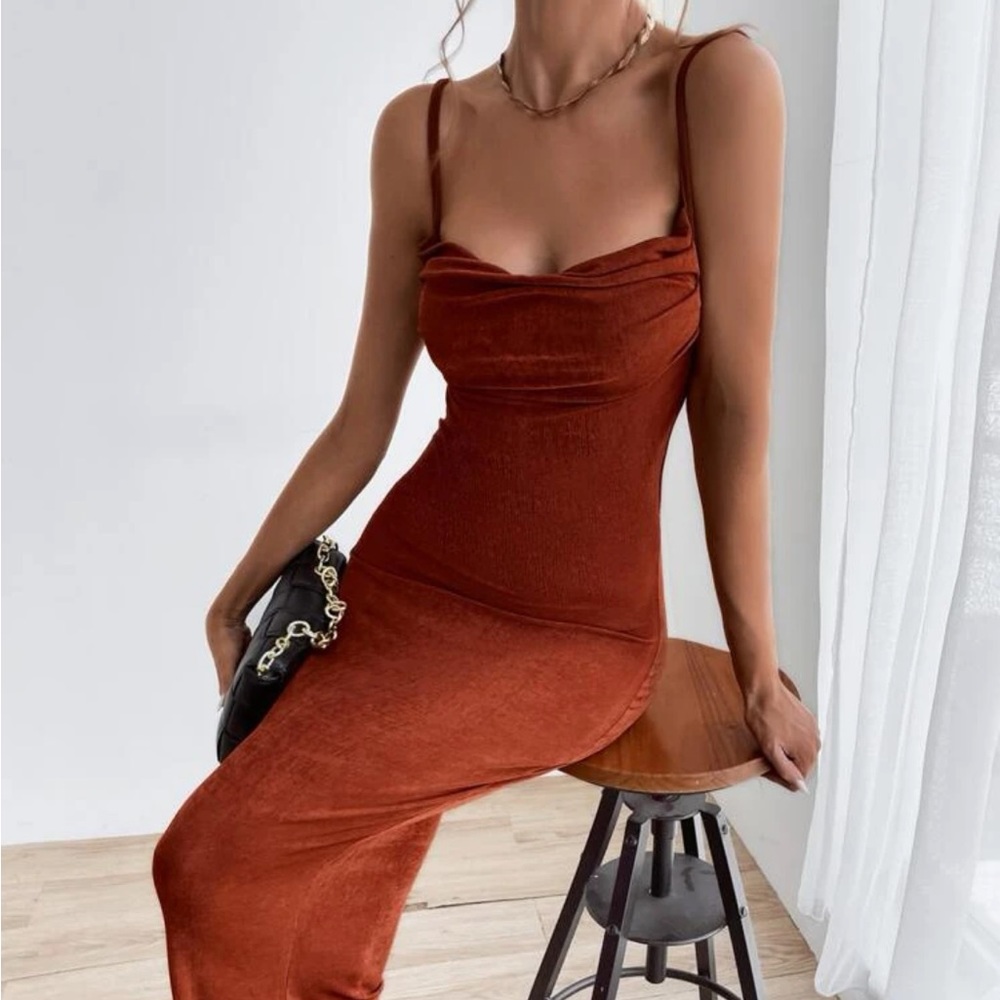 Solid fitted tie backless ruched dress. Brown, new and never worn.
